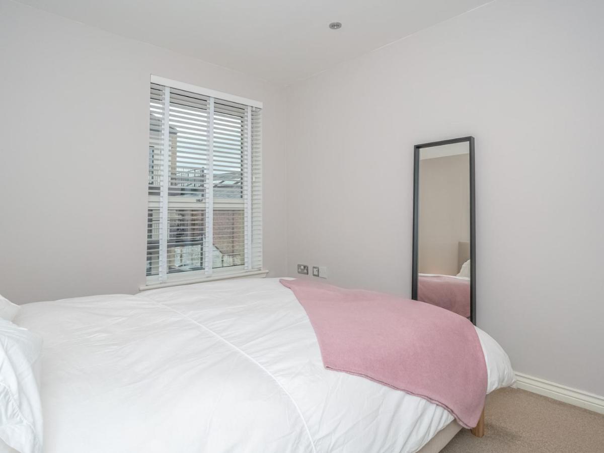 Cosy Modern Flat Pass The Keys Apartment