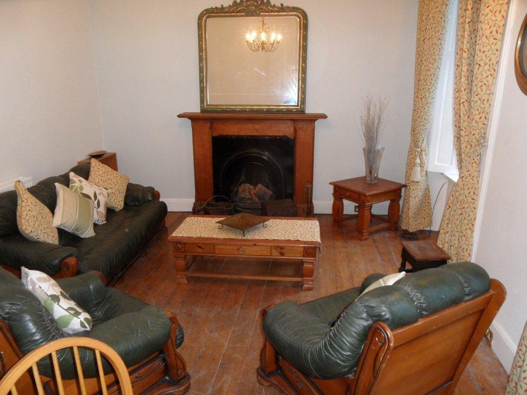 Cockburn Street Apartment *