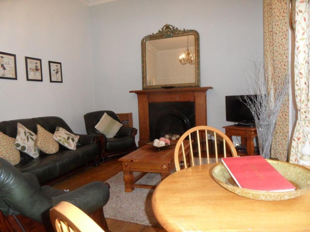Apartment Cockburn Street Edinburgh