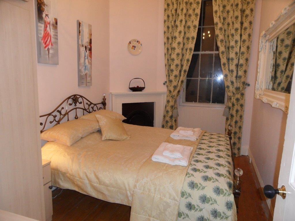 Cockburn Street Apartment *