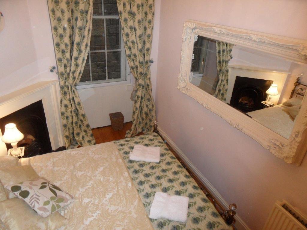 Apartment Cockburn Street Edinburgh