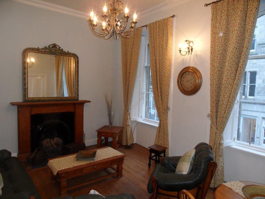 Cockburn Street Apartment *