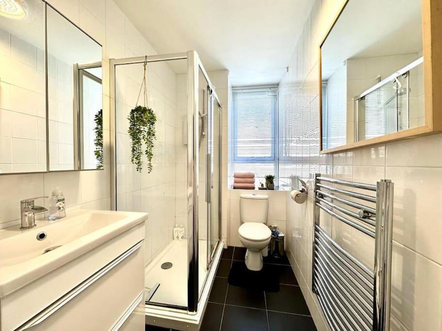 Apartment Centre Hidden Hideout For 2 EDI