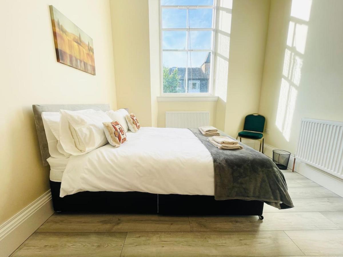 Large Flat In F2 Apartment
