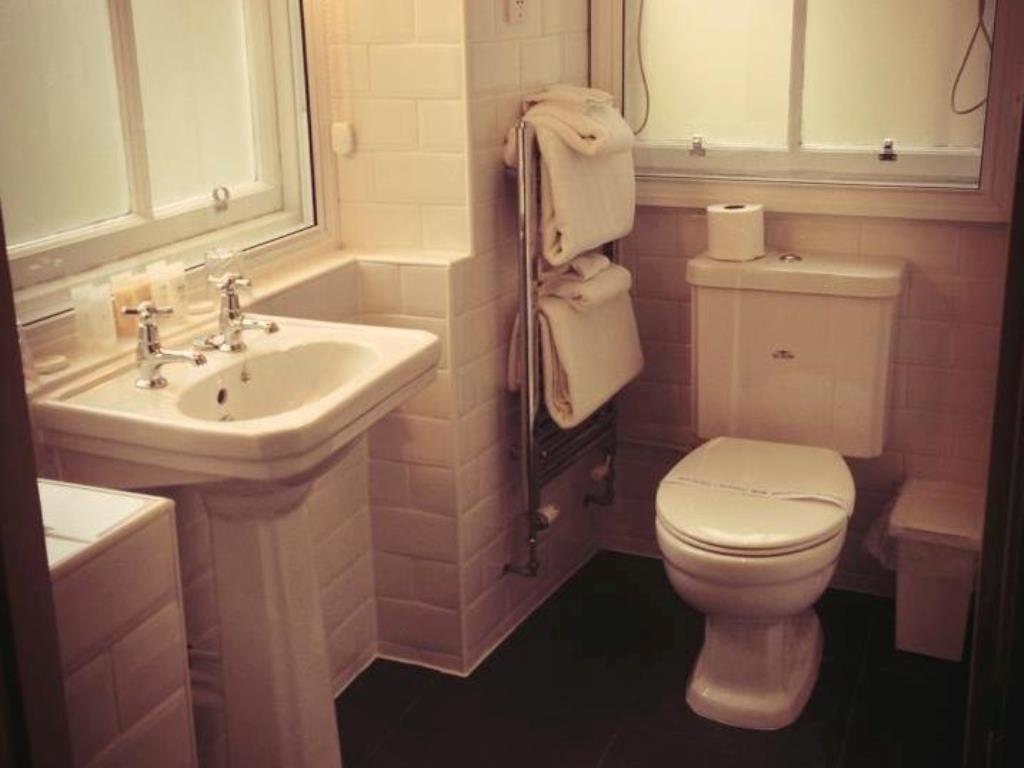 B+B Edinburgh 4*