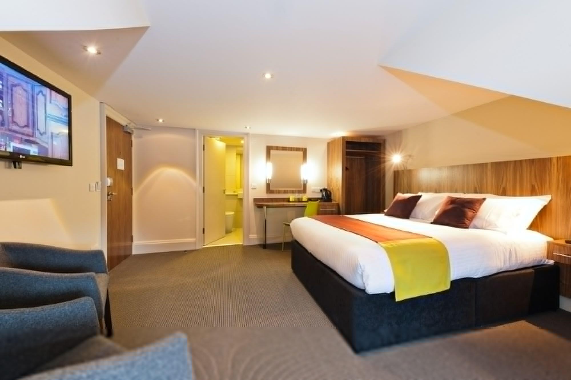 The Place 4*