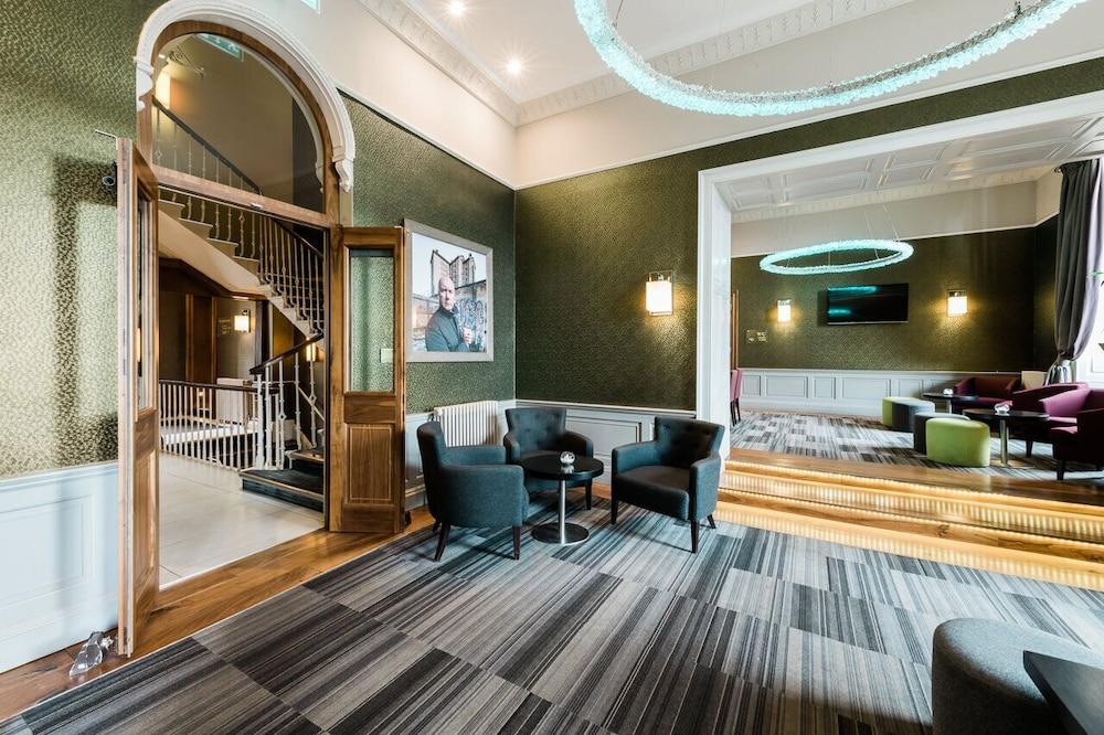 Hotel The Place