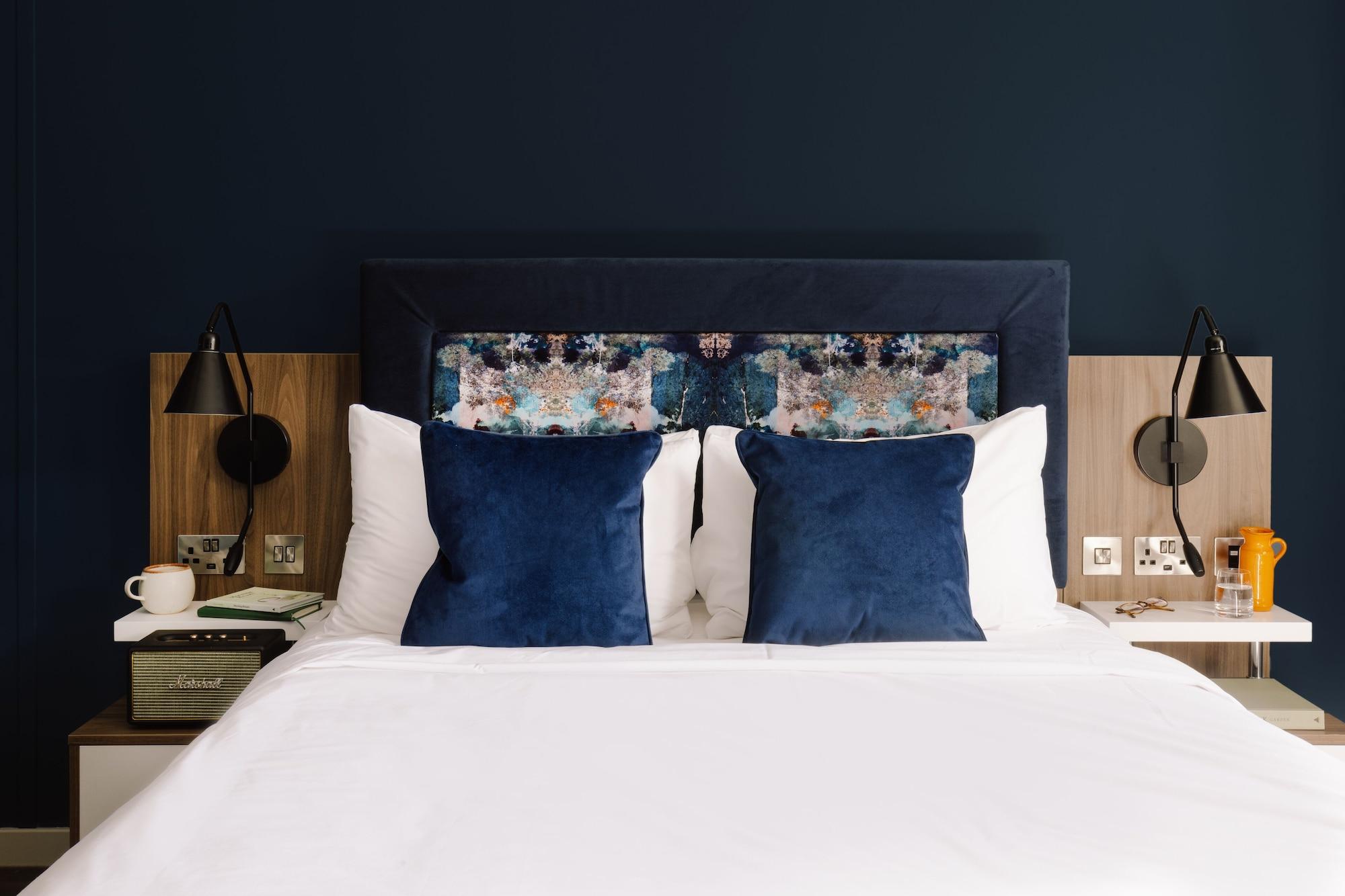 Heeton Concept Queen Street 4*