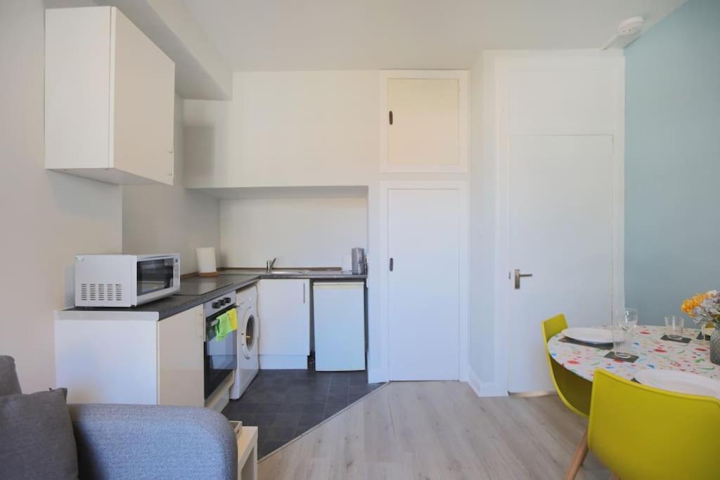 Apartment Cosy & Broughton 2br Near Centre