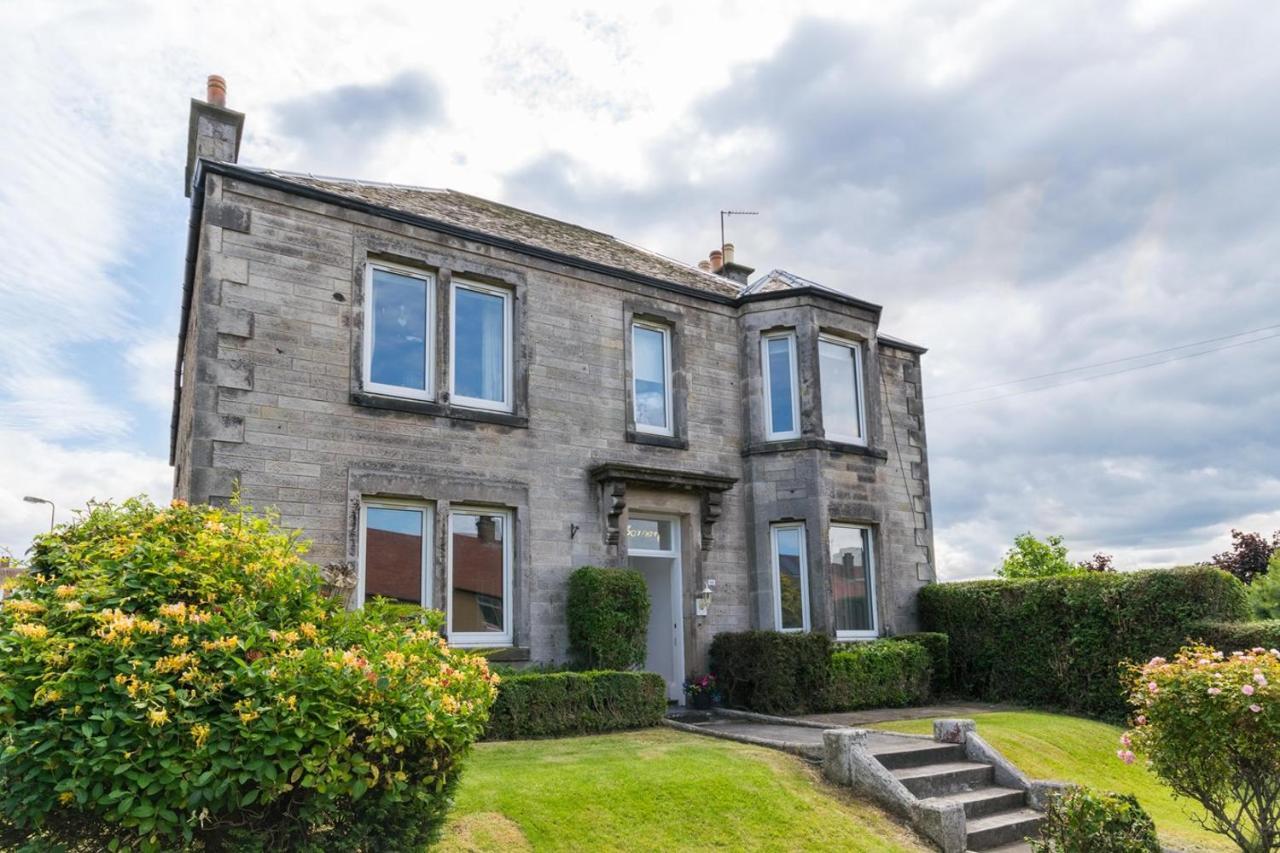 Immanuel House - Modern Luxury Victorian 1872 - Free Parking & Fast Fibre Optic Wifi Apartment *