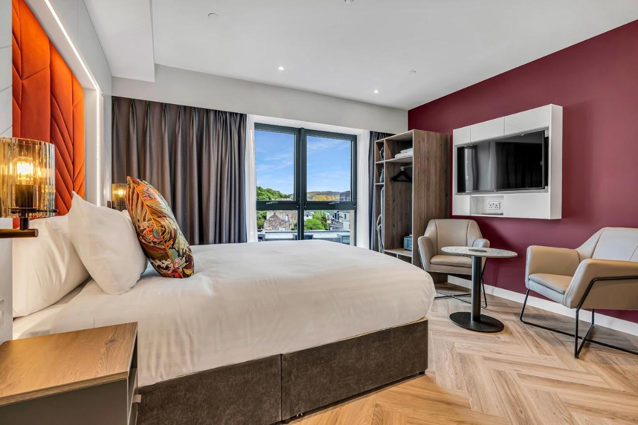 Roomzzz Aparthotel