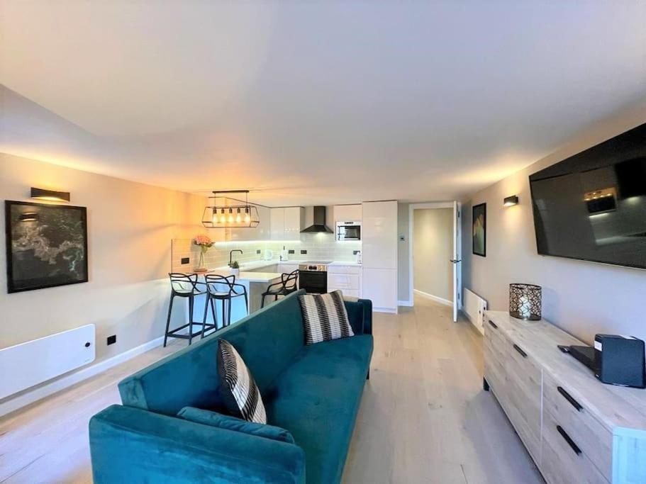 Stylish, And Cosy 1bd Nr Canongate Apartment *