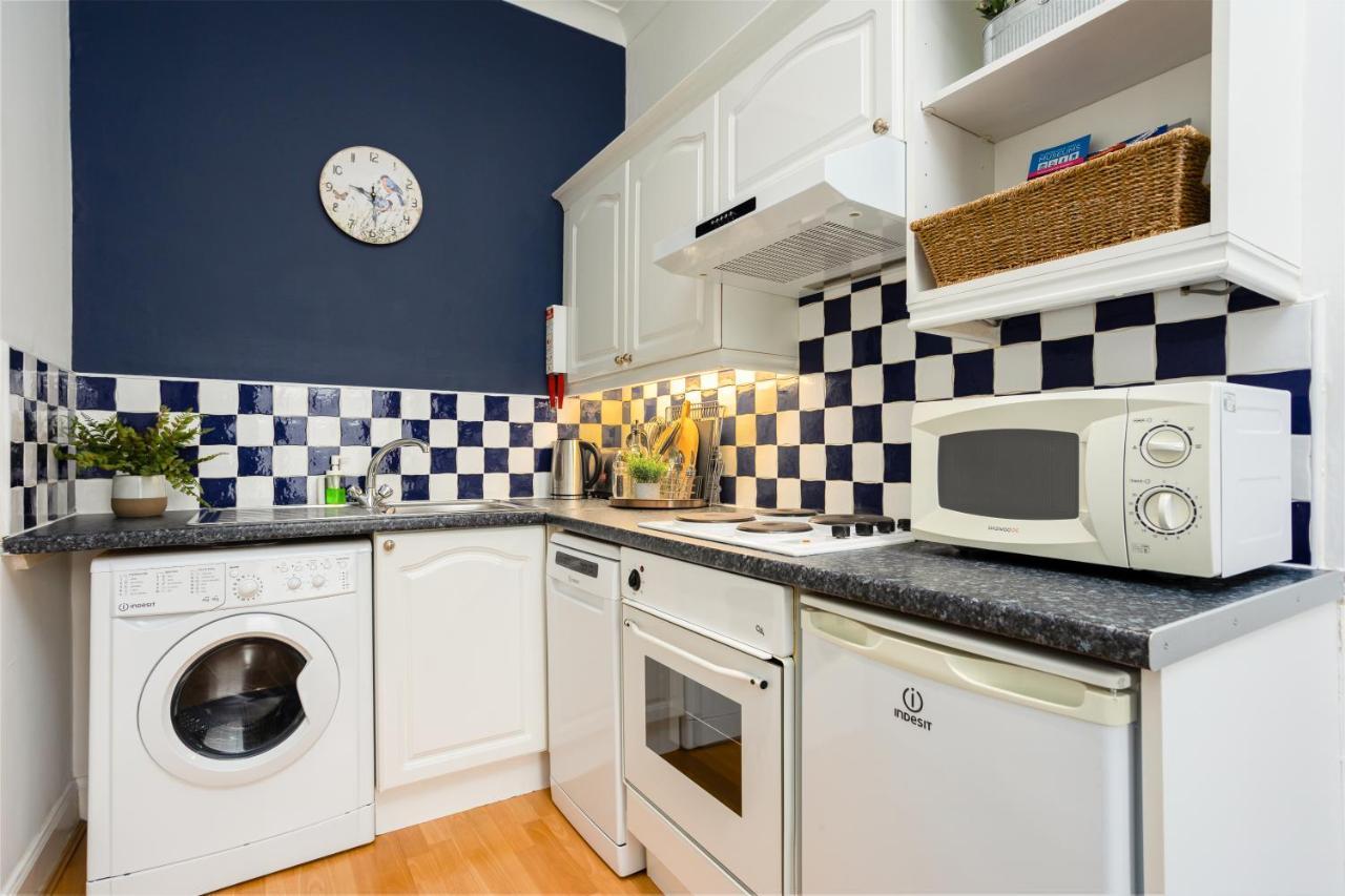 Stylish Flat Steps From Haymarket Station
