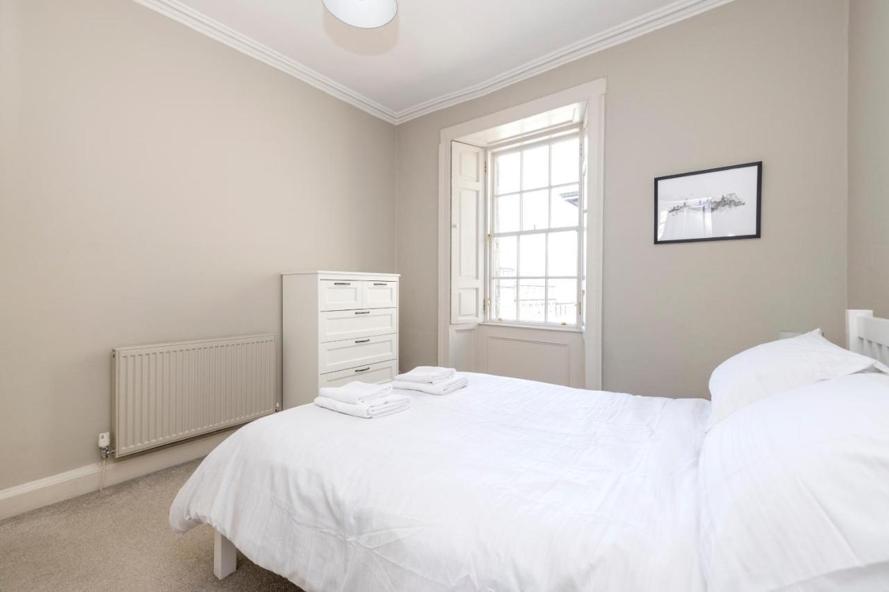 Elegant 2-bedroom In Centre Edinburgh