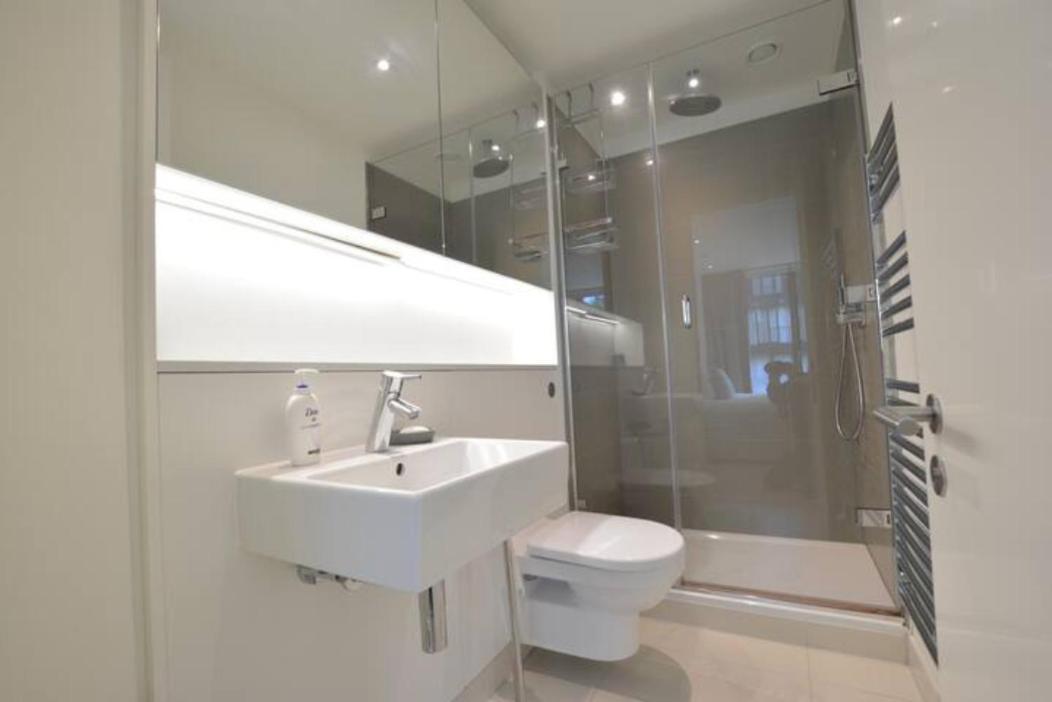 Apartment The Simpson - Luxury 2 Bed - Private Parking