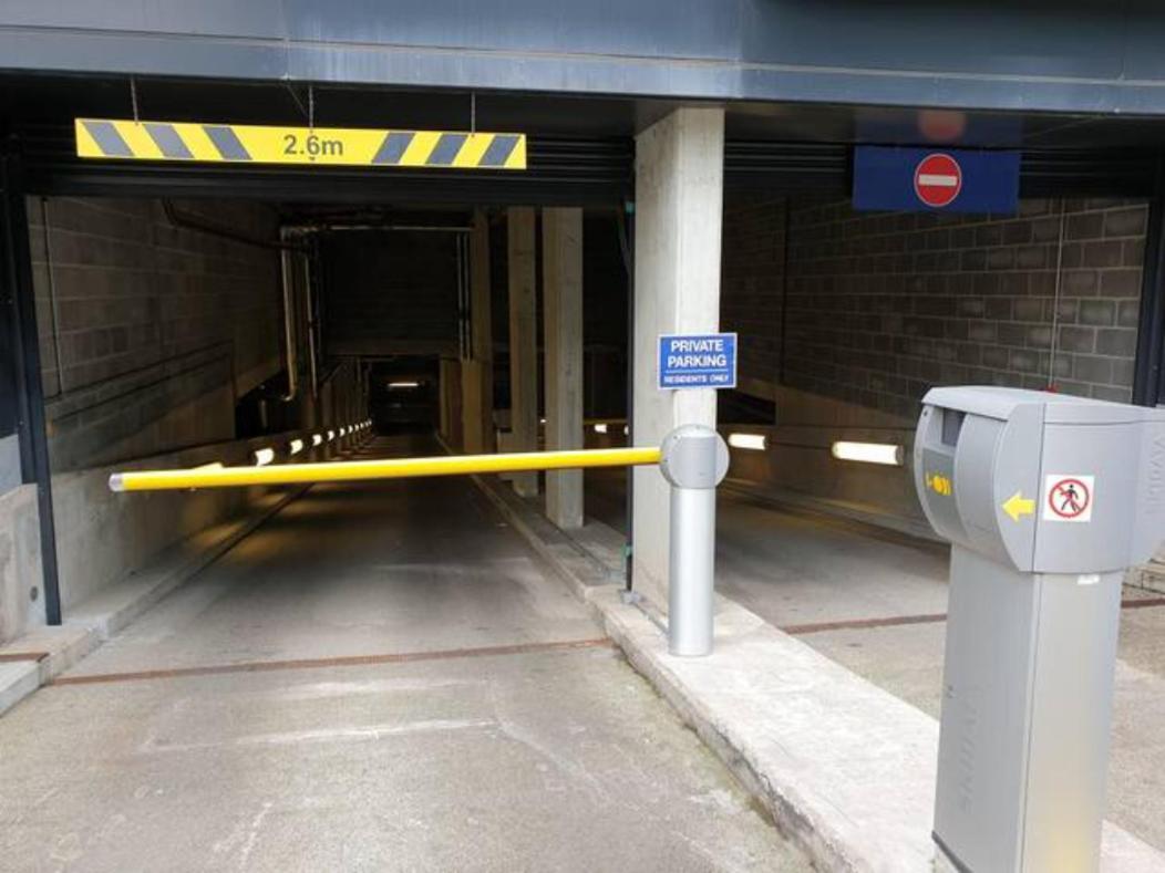 The Simpson - Luxury 2 Bed - Private Parking Apartment *
