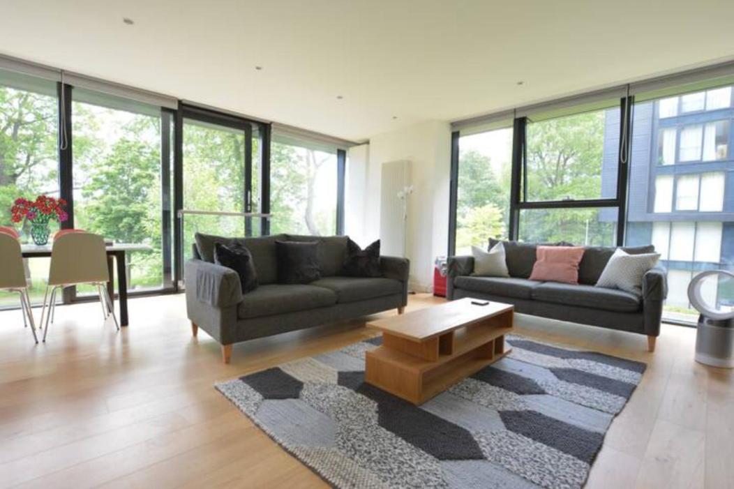 The Simpson - Luxury 2 Bed - Private Parking Edinburgh
