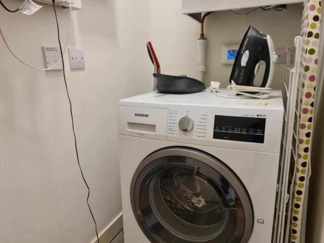 Apartment The Simpson - Luxury 2 Bed - Private Parking *