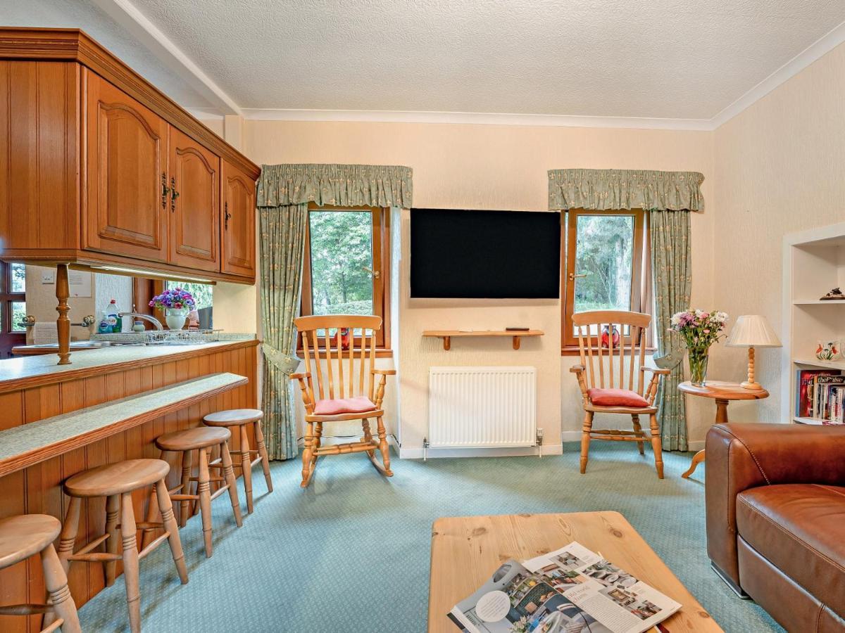 2 Bed In 53898