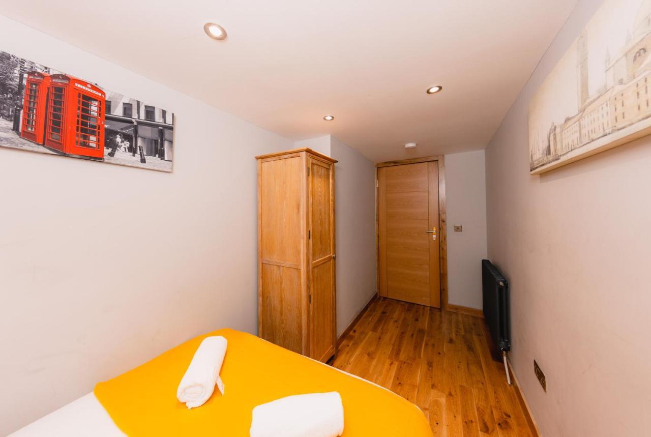 Superb Luxury Quality Central On Canal Apartment *