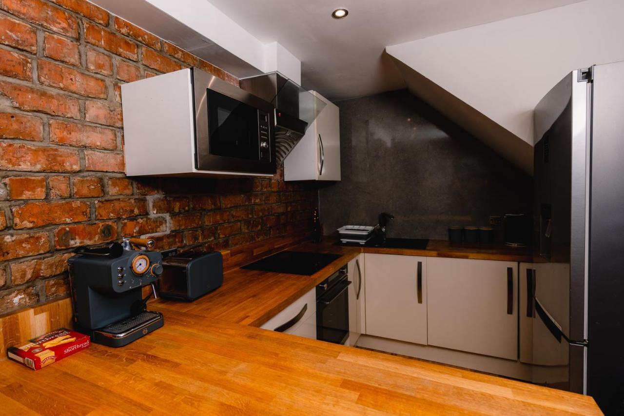 Superb Luxury Quality Central On Canal Edinburgh
