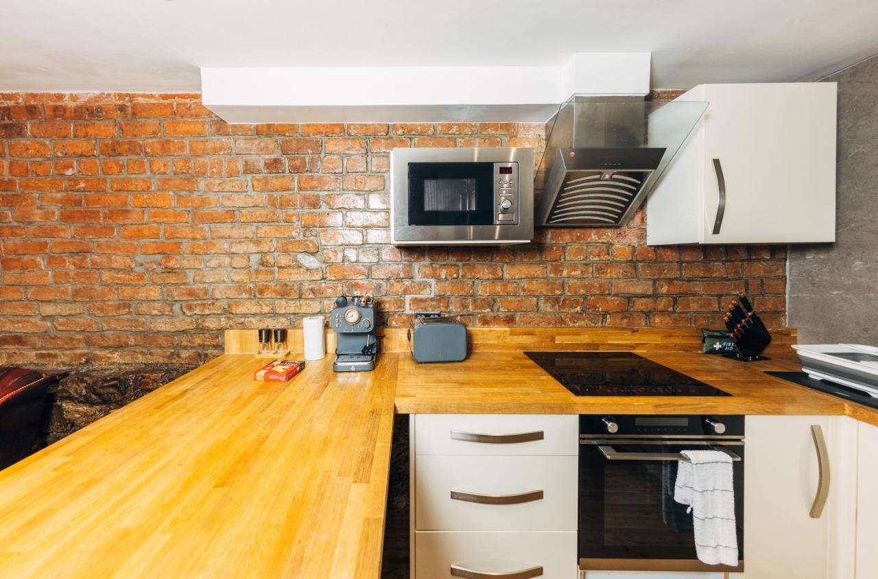 Superb Luxury Quality Central On Canal