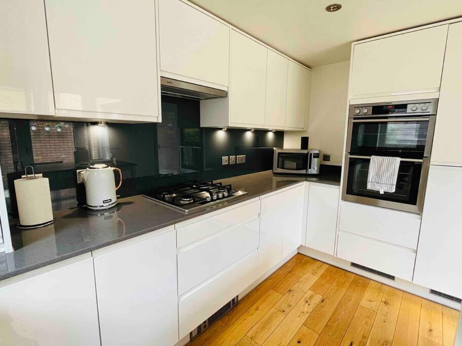Holiday home Gorgeous 3 Bed House Free Parking & Garden *