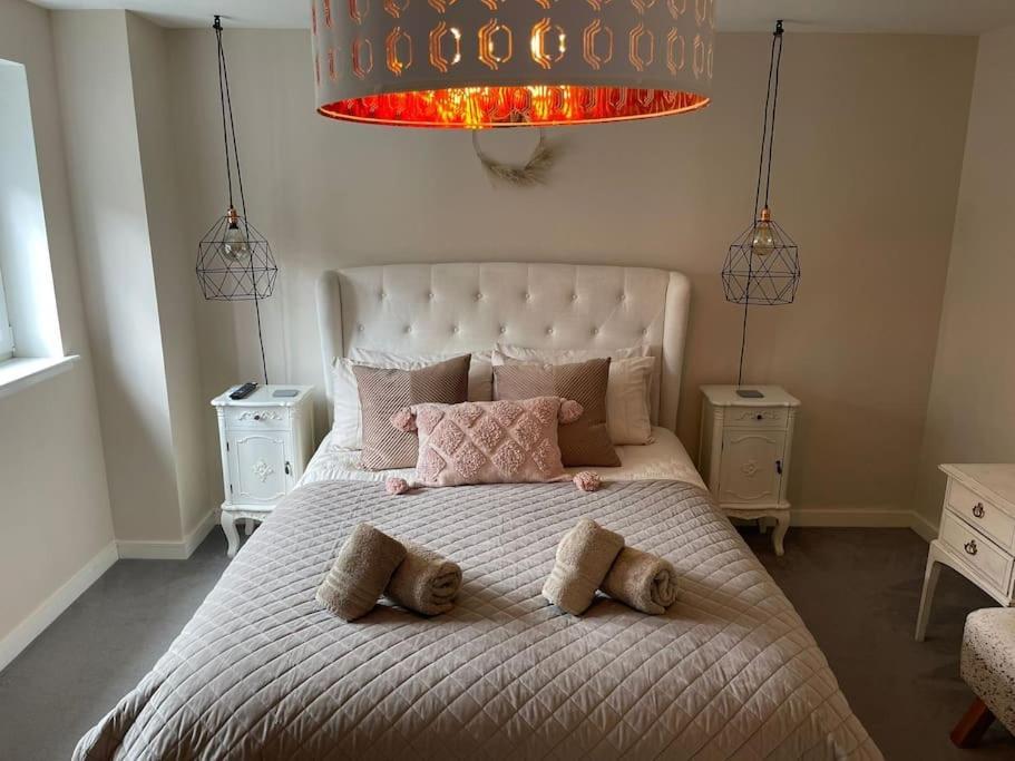 Gorgeous 3 Bed House Free Parking & Garden * Edinburgh
