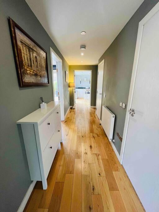 Gorgeous 3 Bed House Free Parking & Garden * Edinburgh