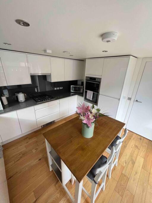 Holiday home Gorgeous 3 Bed House Free Parking & Garden *