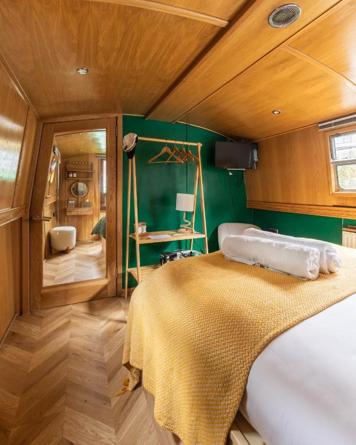 Botel - Houseboats EDI