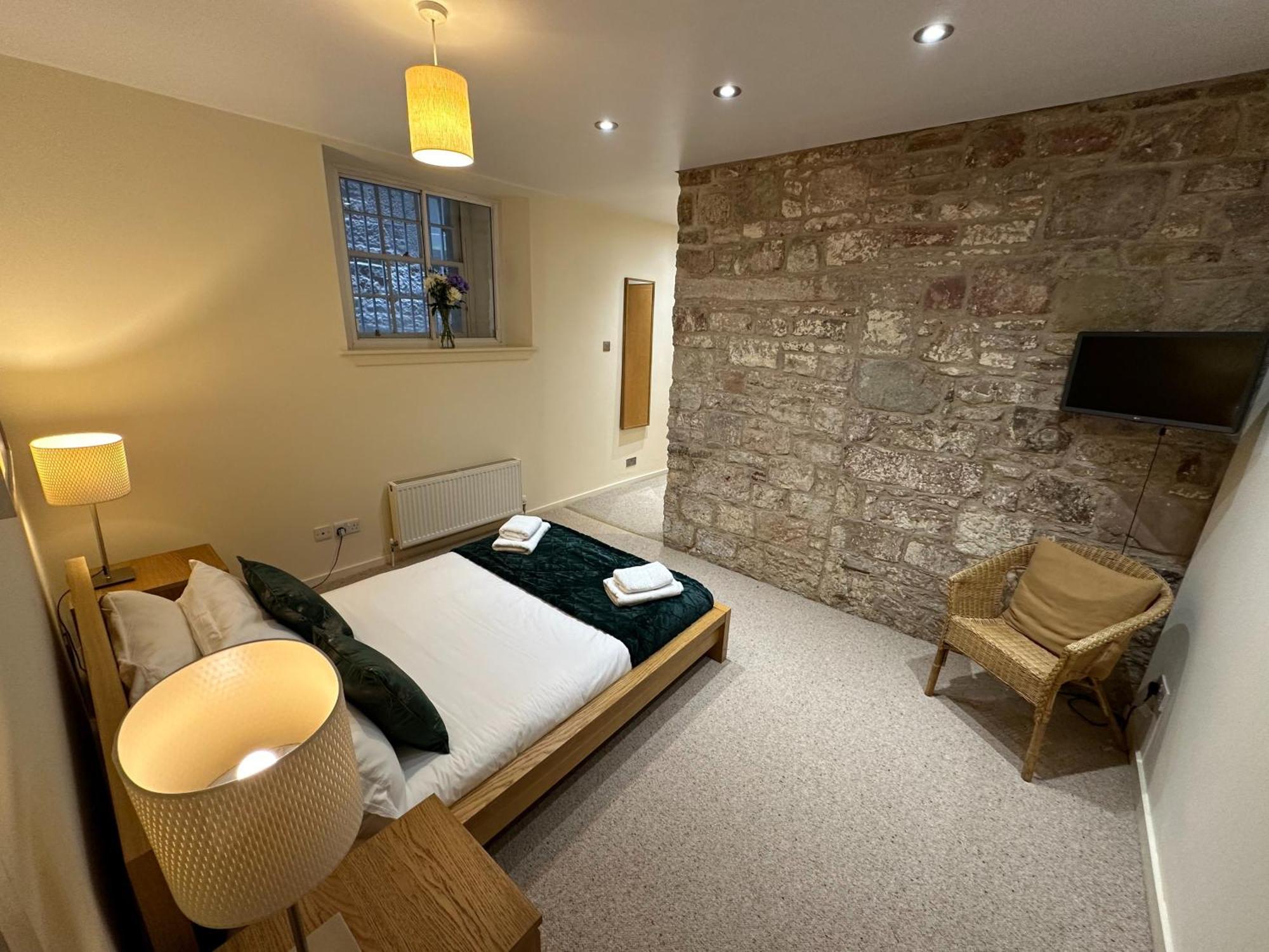 Edmonstone Old Town Edinburgh