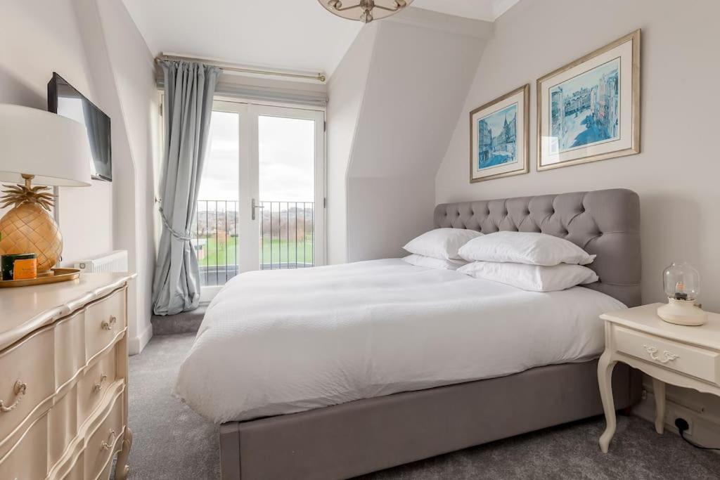 Beautiful Victorian Close To The Botanical Gardens, Free Parking!