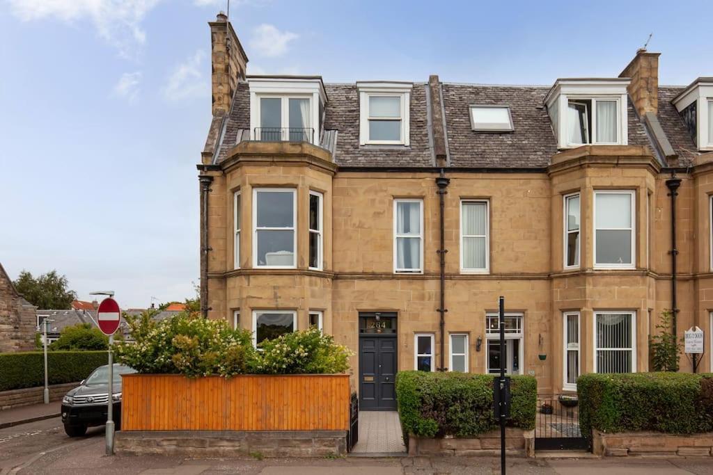 Apartment Beautiful Victorian Close To The Botanical Gardens, Free Parking! *