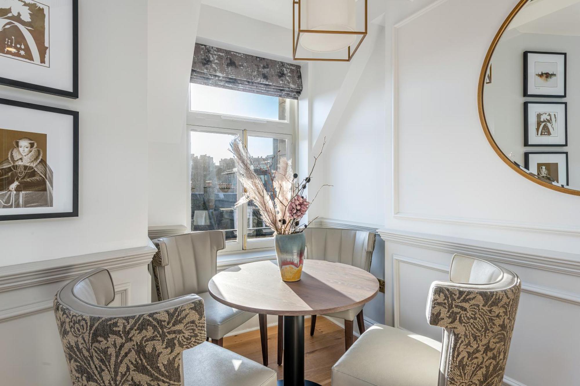 Righ Residences - George Street * Edinburgh