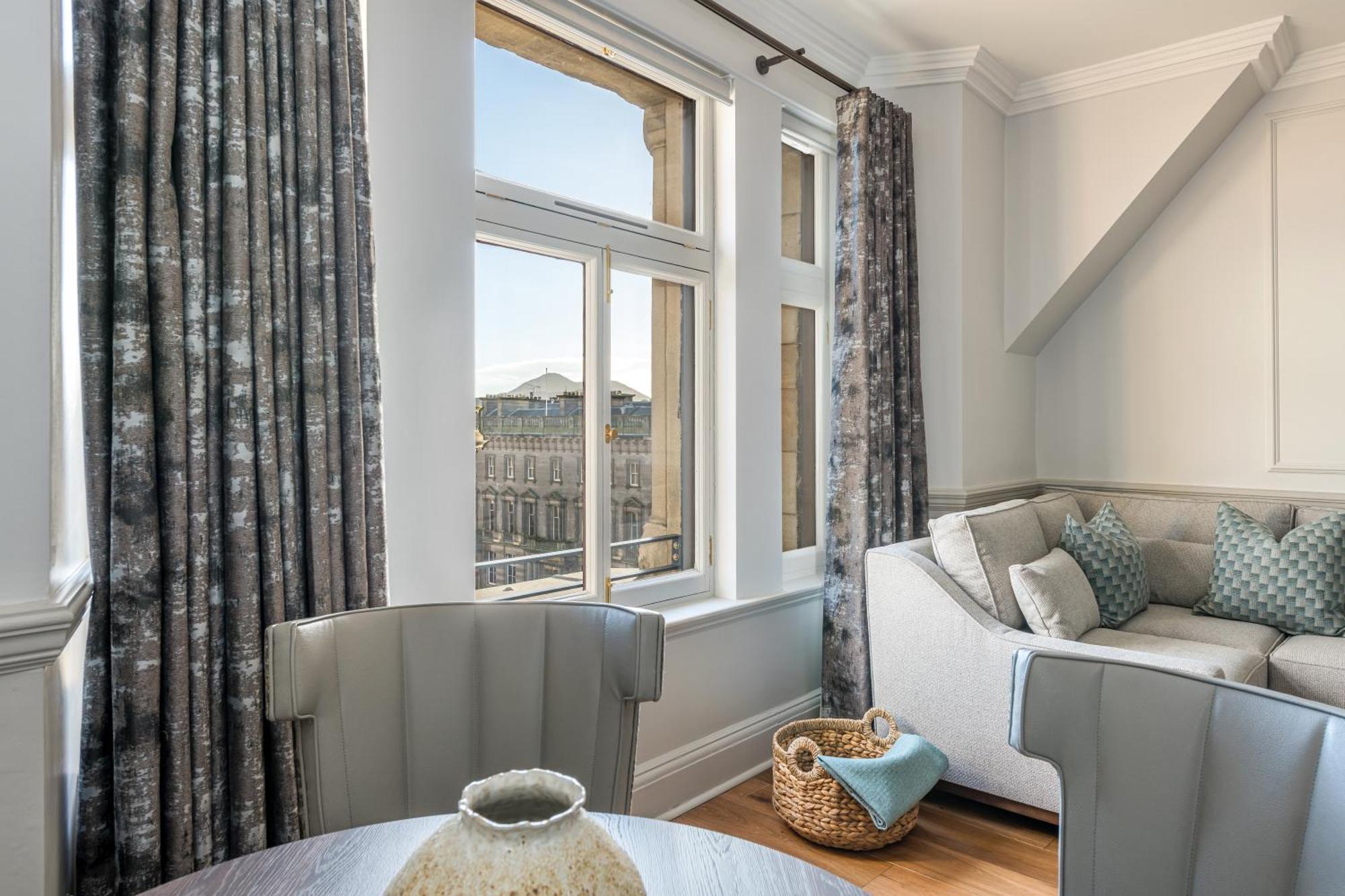Righ Residences - George Street *