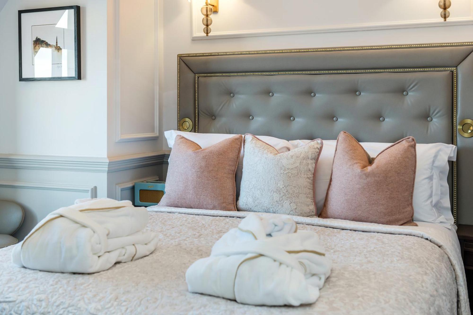Righ Residences - George Street * Edinburgh