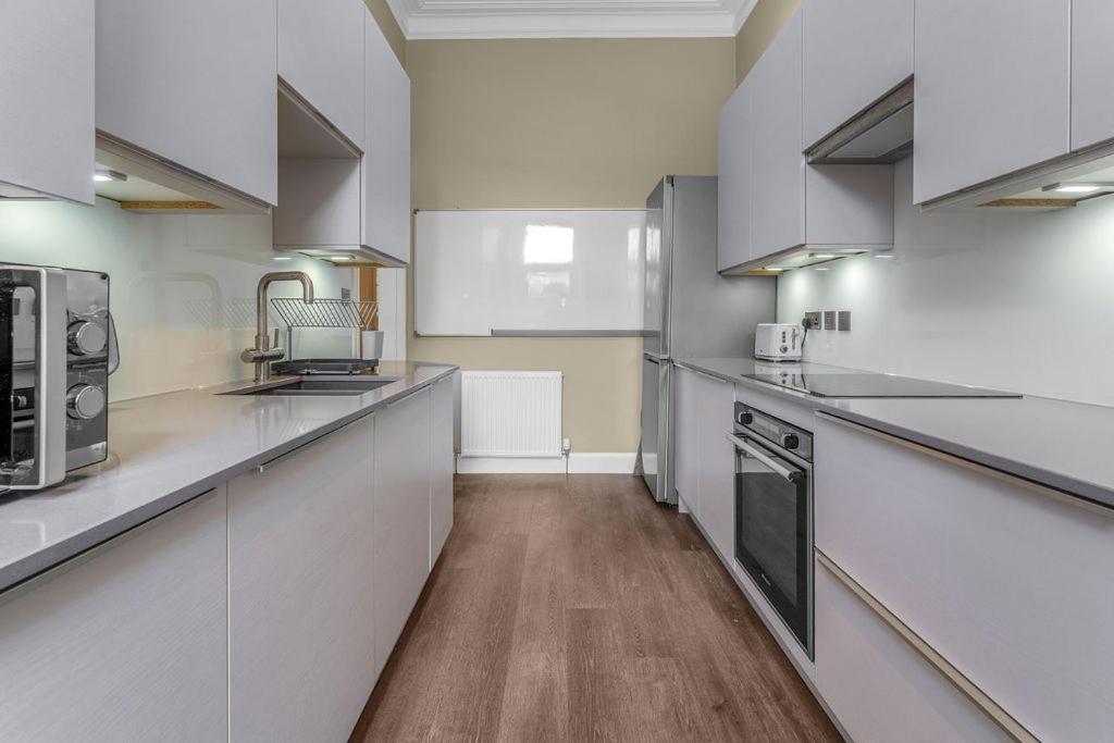 Apartment Stylish Elegance In City's Heart Edinburgh