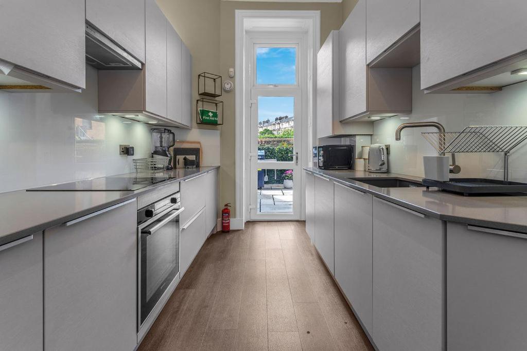 Apartment Stylish Elegance In City's Heart Edinburgh