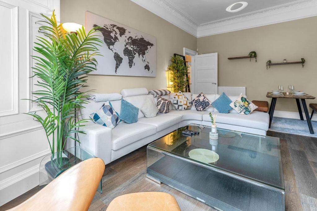 Stylish Elegance In City's Heart Edinburgh