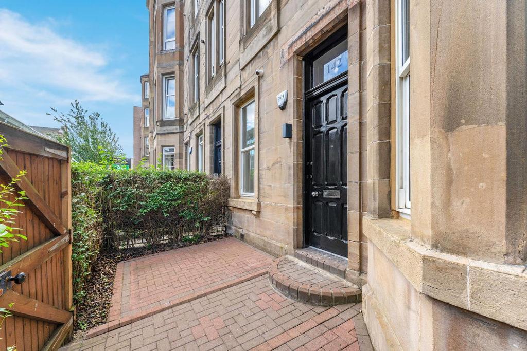 Apartment Stylish Elegance In City's Heart *