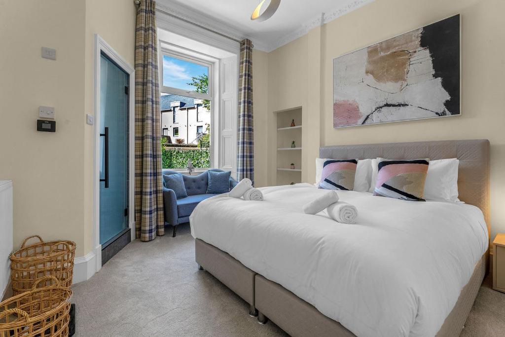 Stylish Elegance In City's Heart Apartment Edinburgh