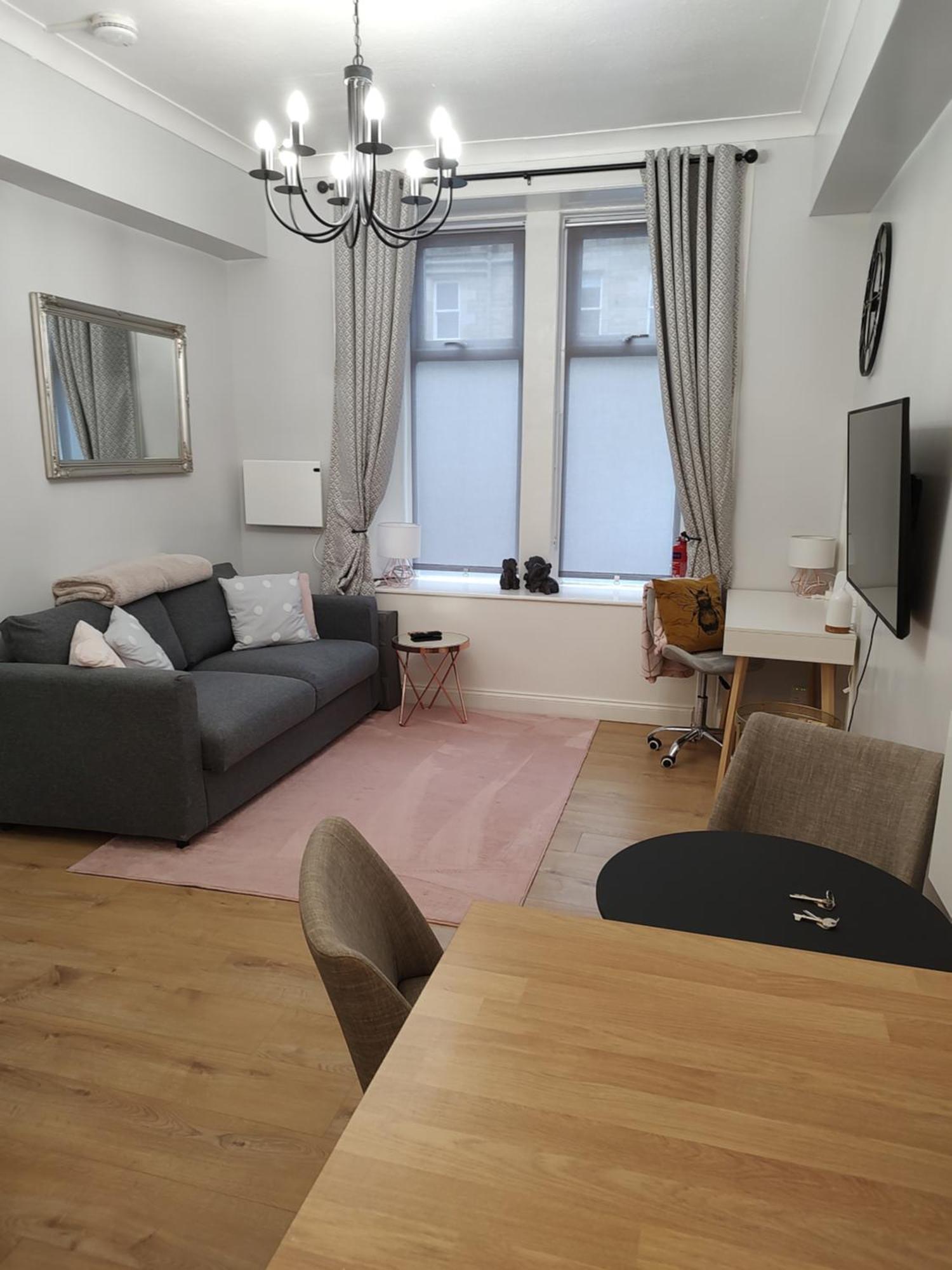 K R Sweet One Bedroom Flat Edinburgh