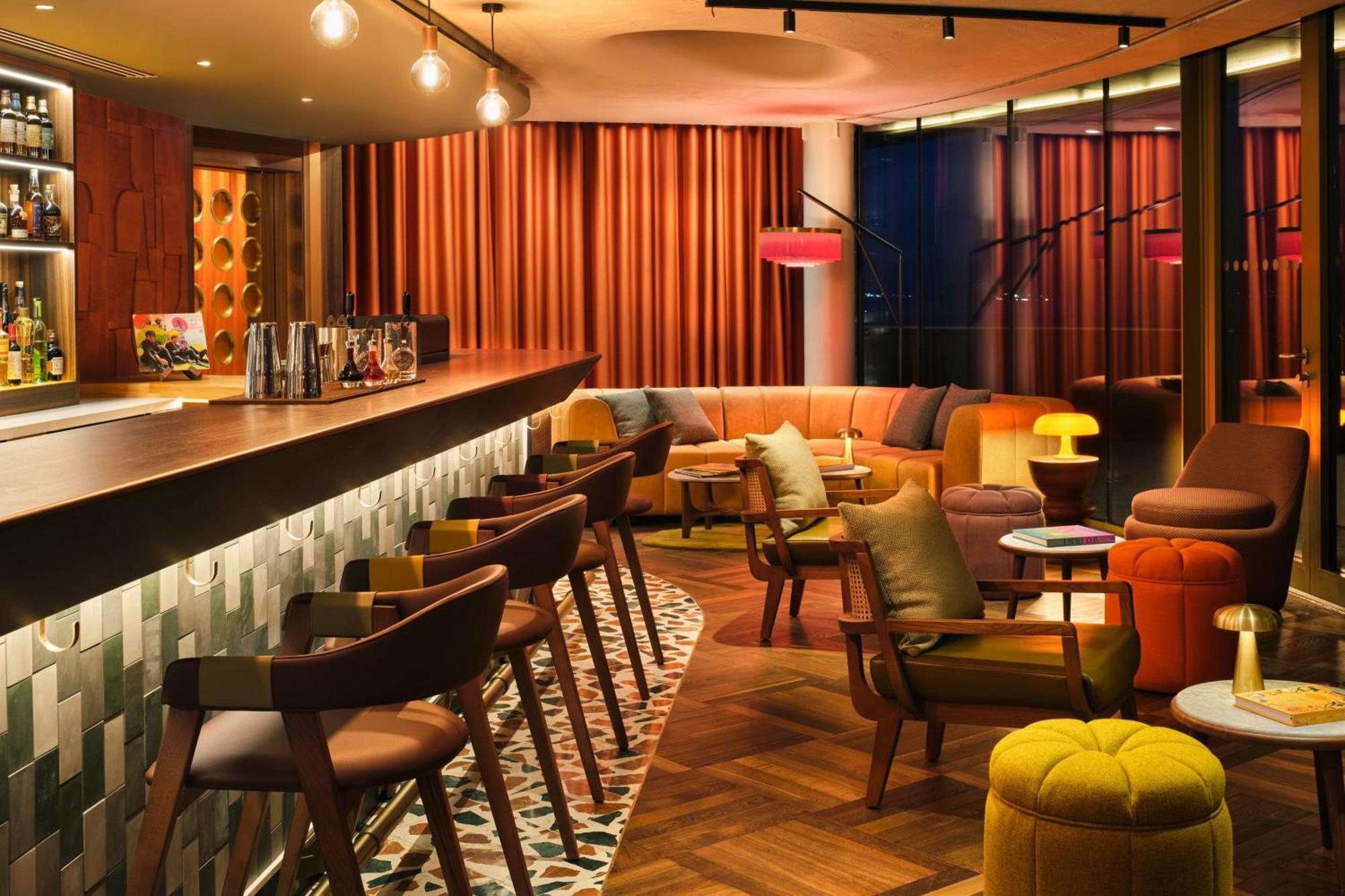 W Hotel 5*