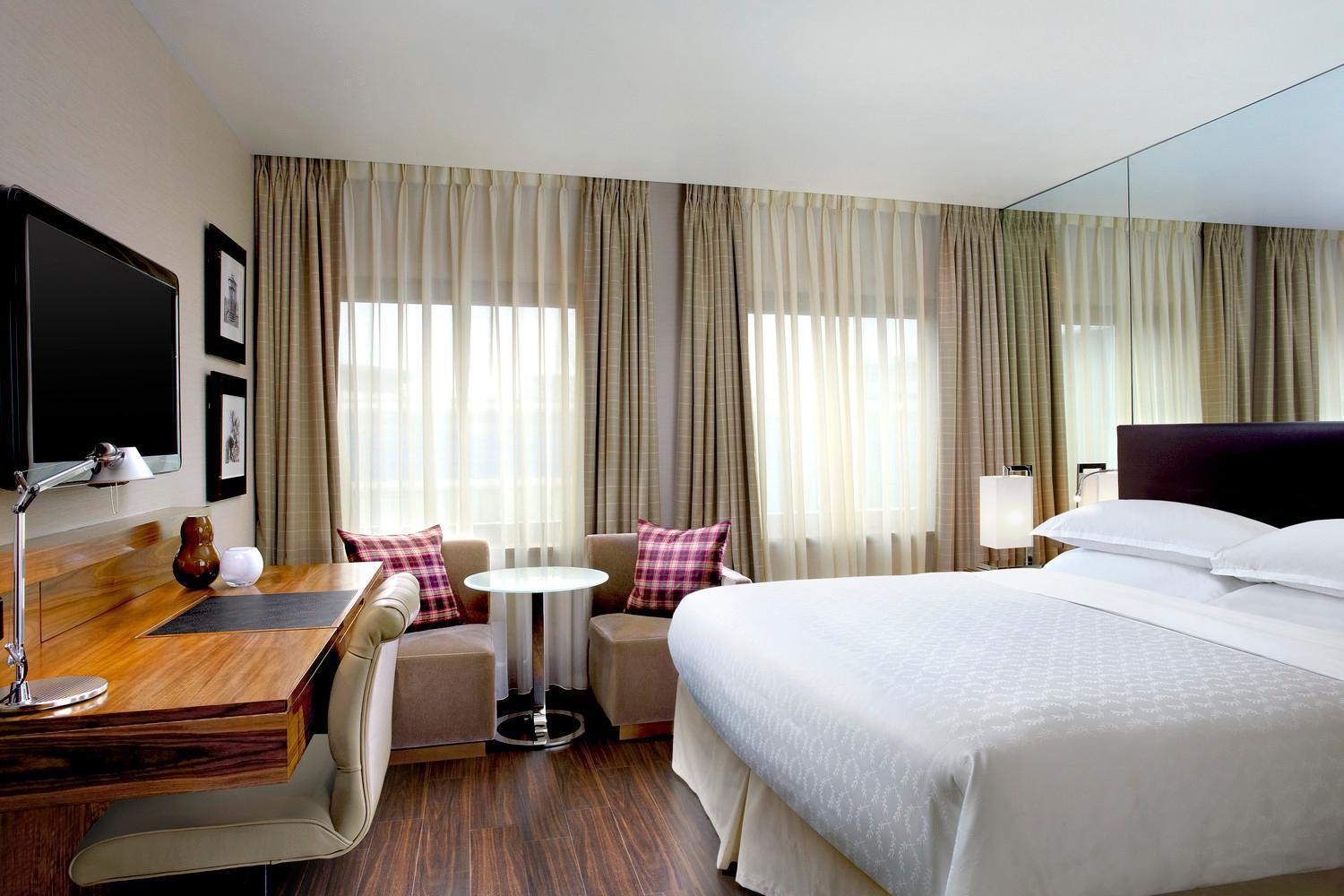 Hotel Sheraton Grand & 5*