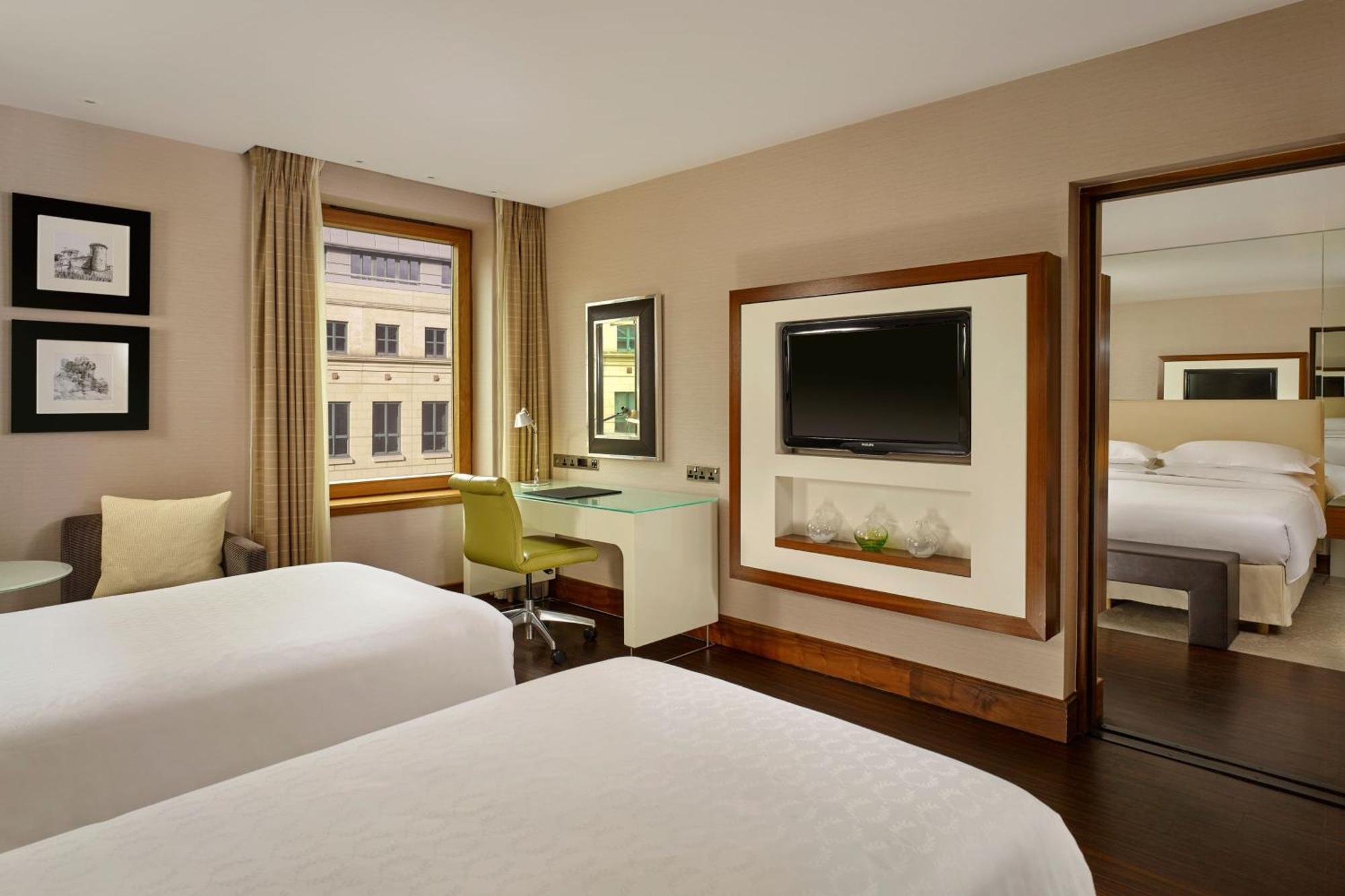 Sheraton Grand & 5*