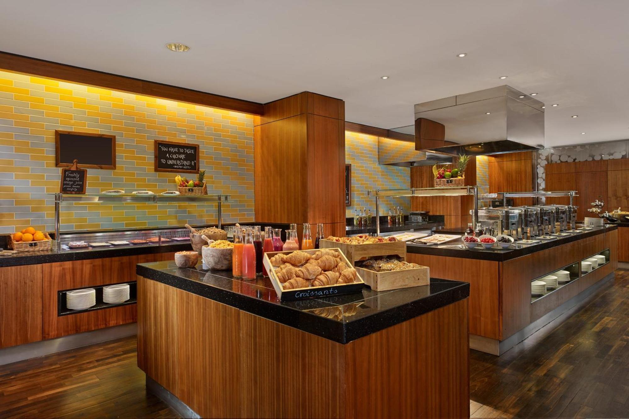 Sheraton Grand & Hotel 5*
