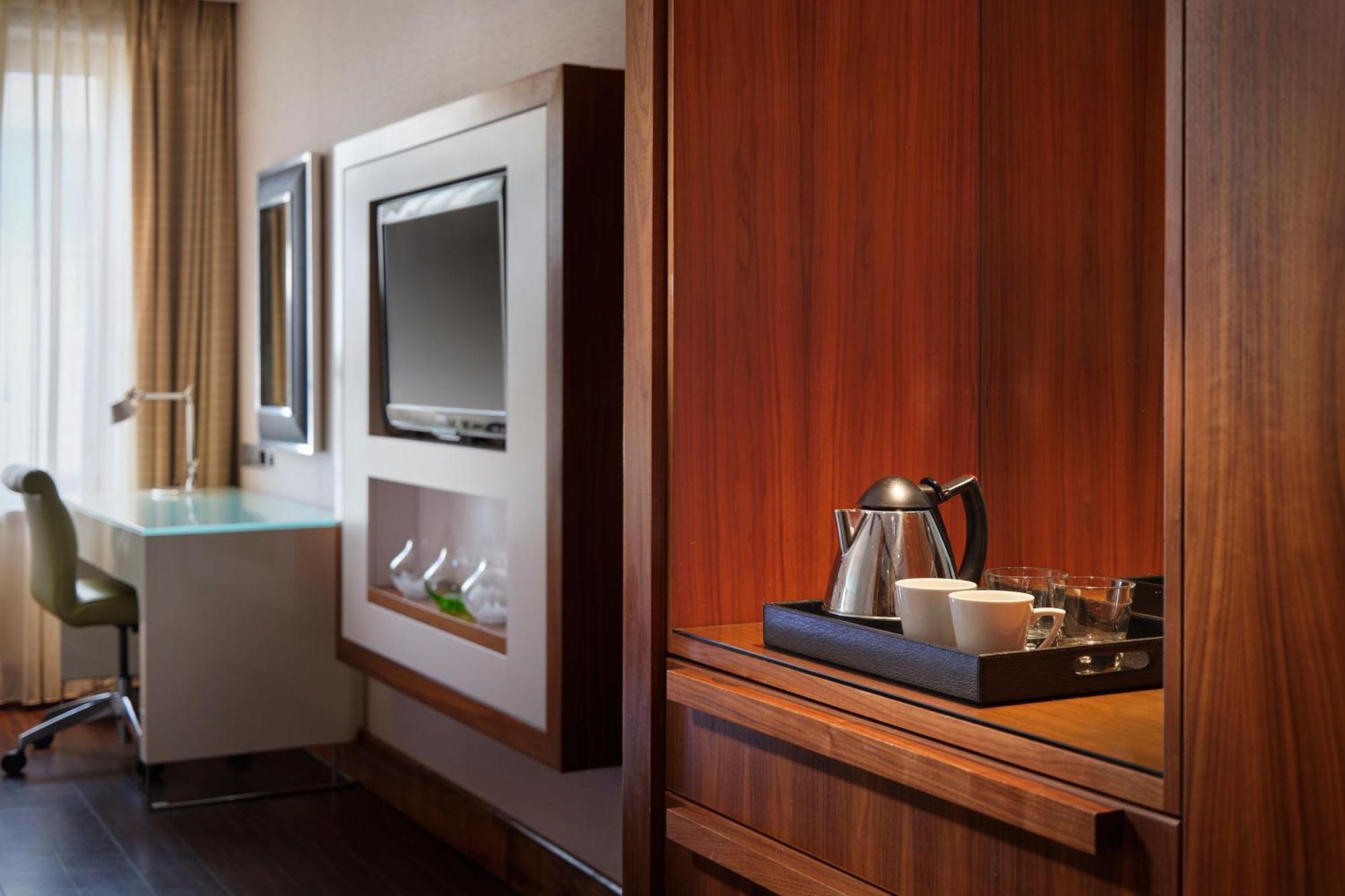 Hotel Sheraton Grand &