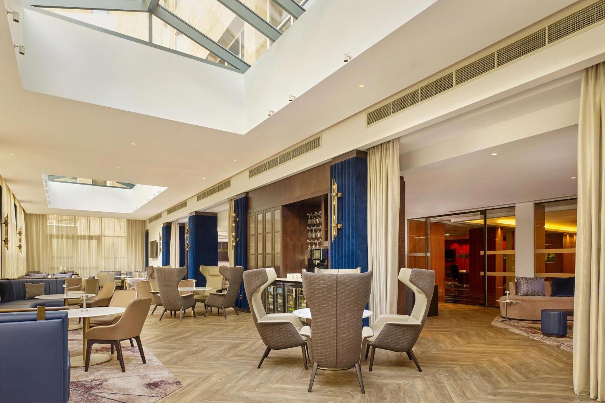 Sheraton Grand & Hotel
