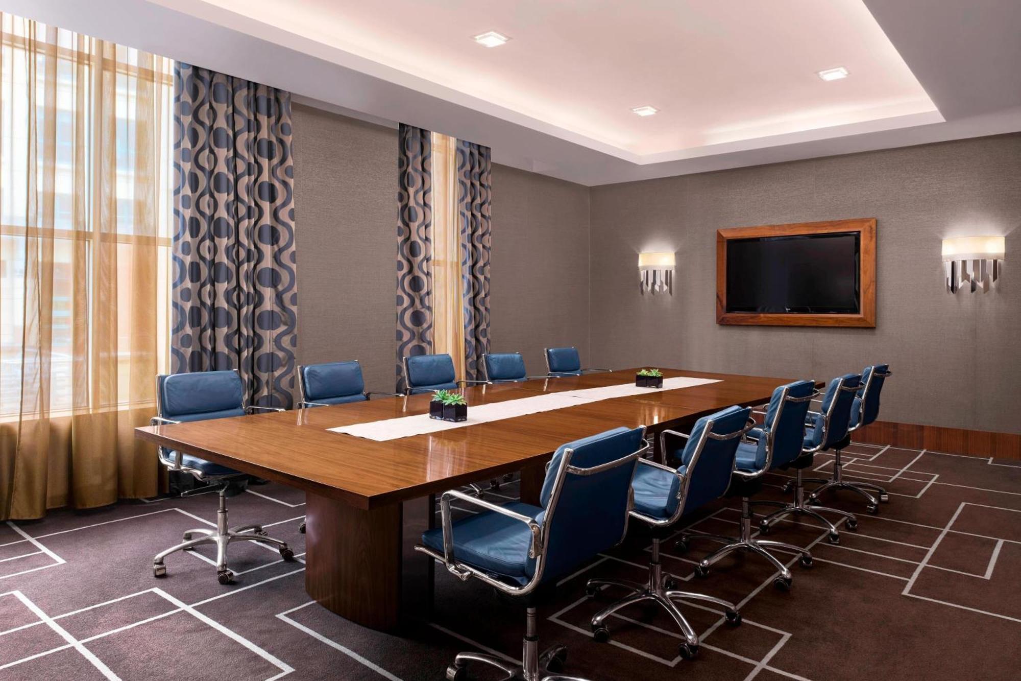 Hotel Sheraton Grand & 5*